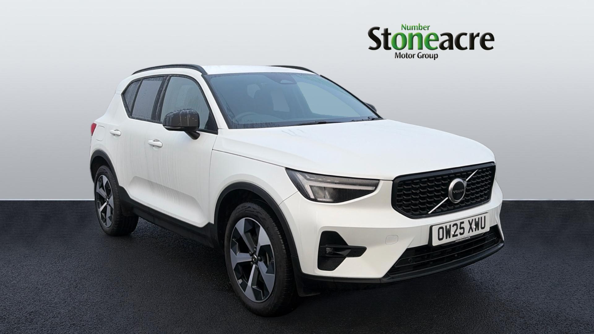 Main listing image - Volvo XC40