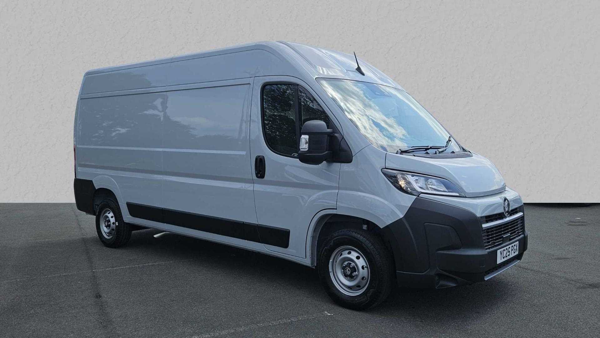Main listing image - Vauxhall Movano