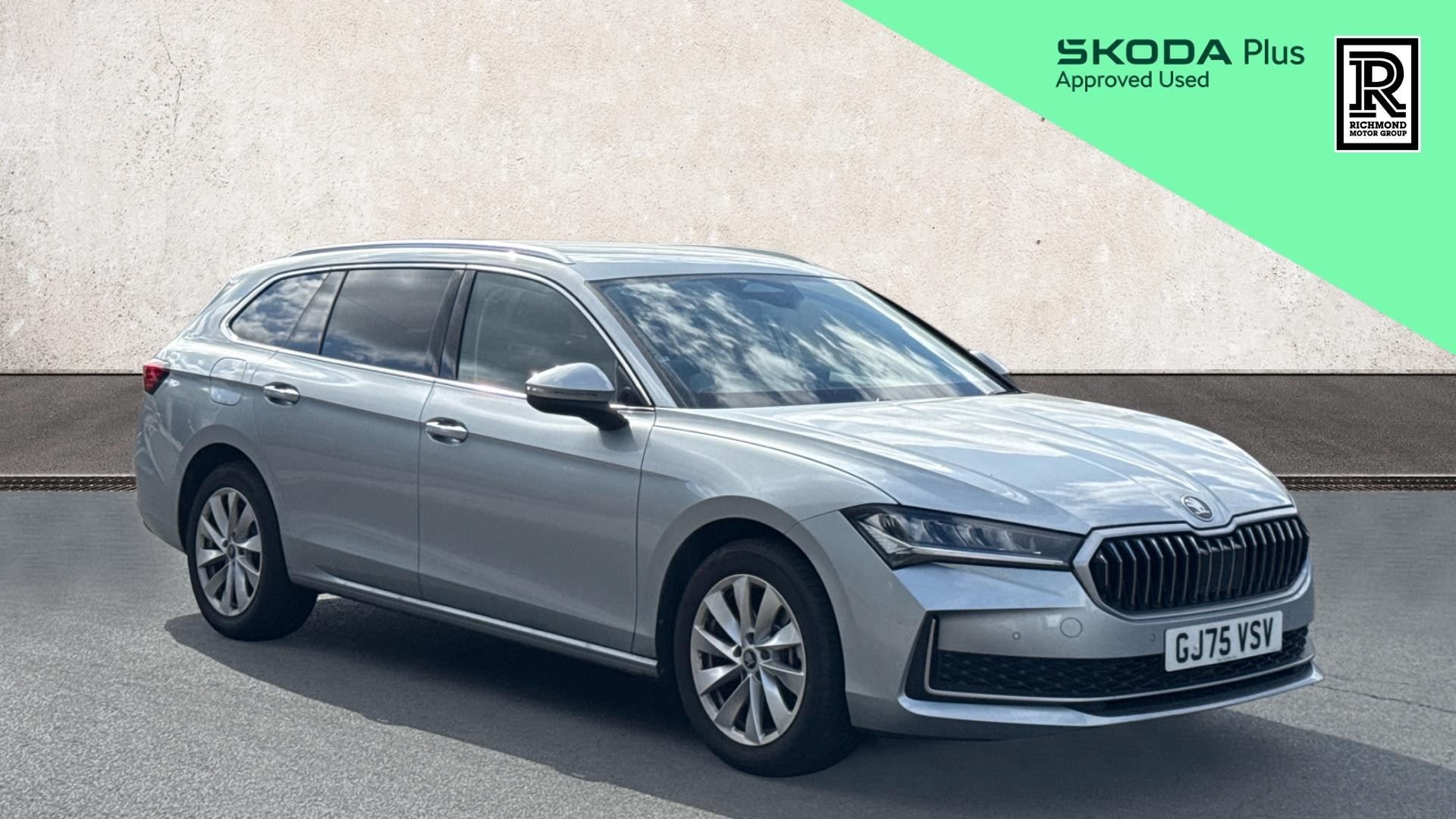 Main listing image - Skoda Superb
