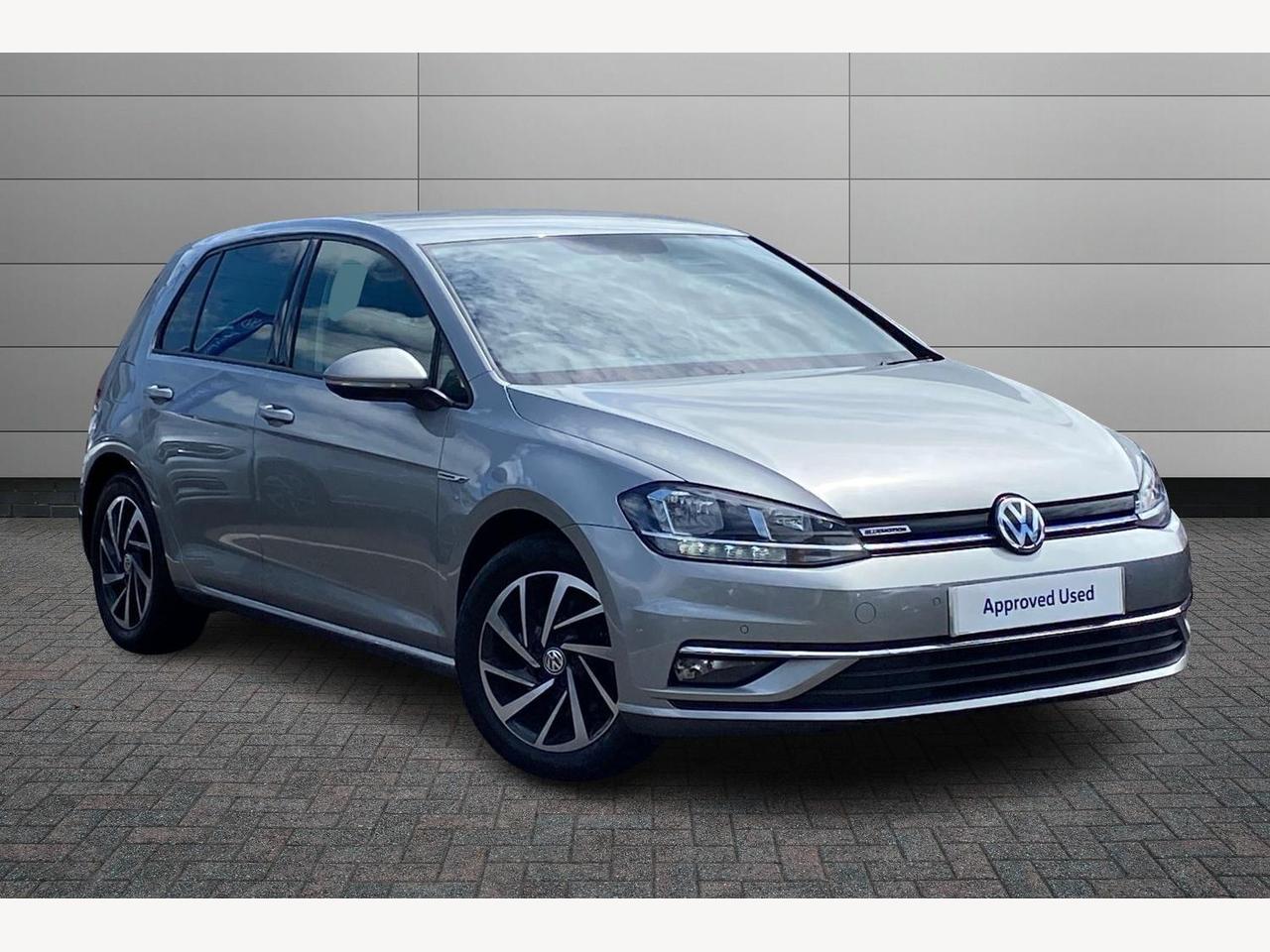 Main listing image - Volkswagen Golf