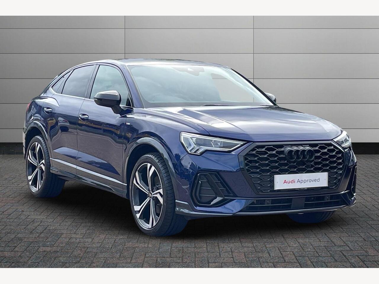 Main listing image - Audi Q3