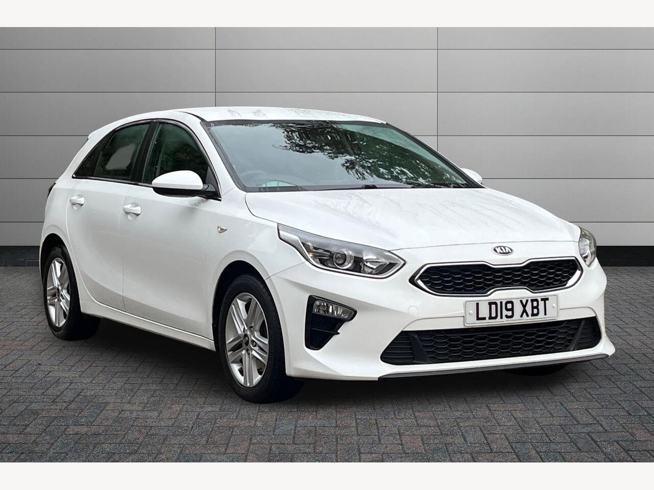Main listing image - Kia Ceed