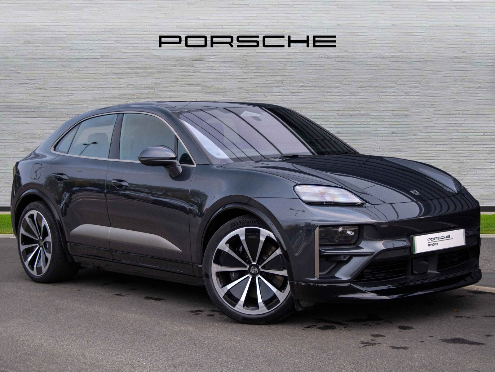 Main listing image - Porsche Macan