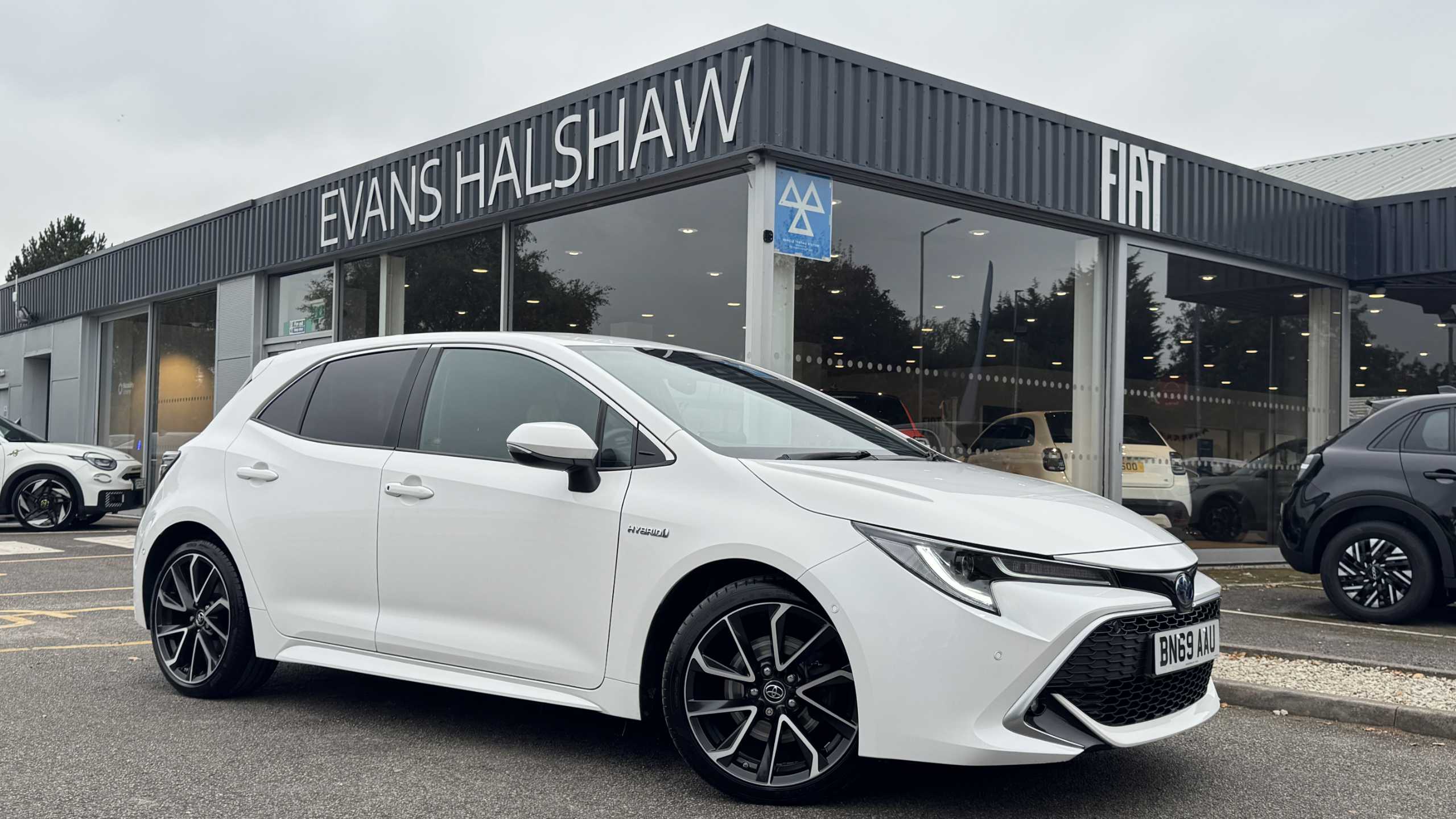 Main listing image - Toyota Corolla