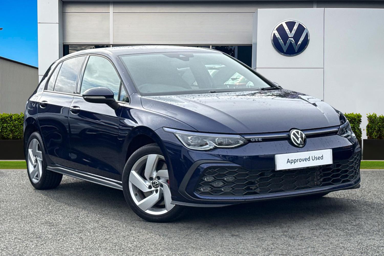 Main listing image - Volkswagen Golf