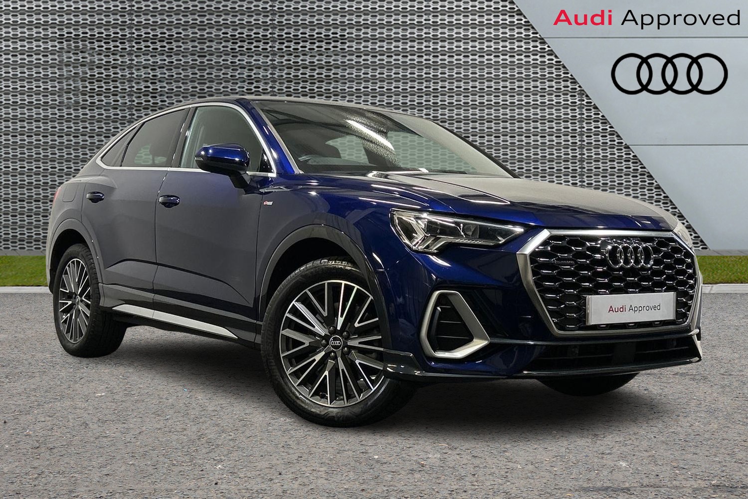 Main listing image - Audi Q3