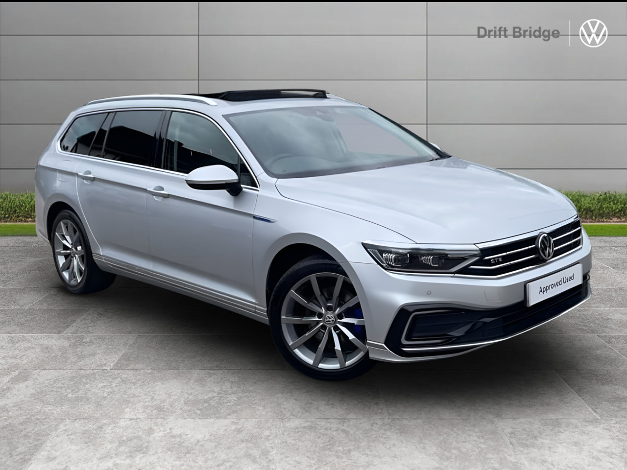 Main listing image - Volkswagen Passat GTE
