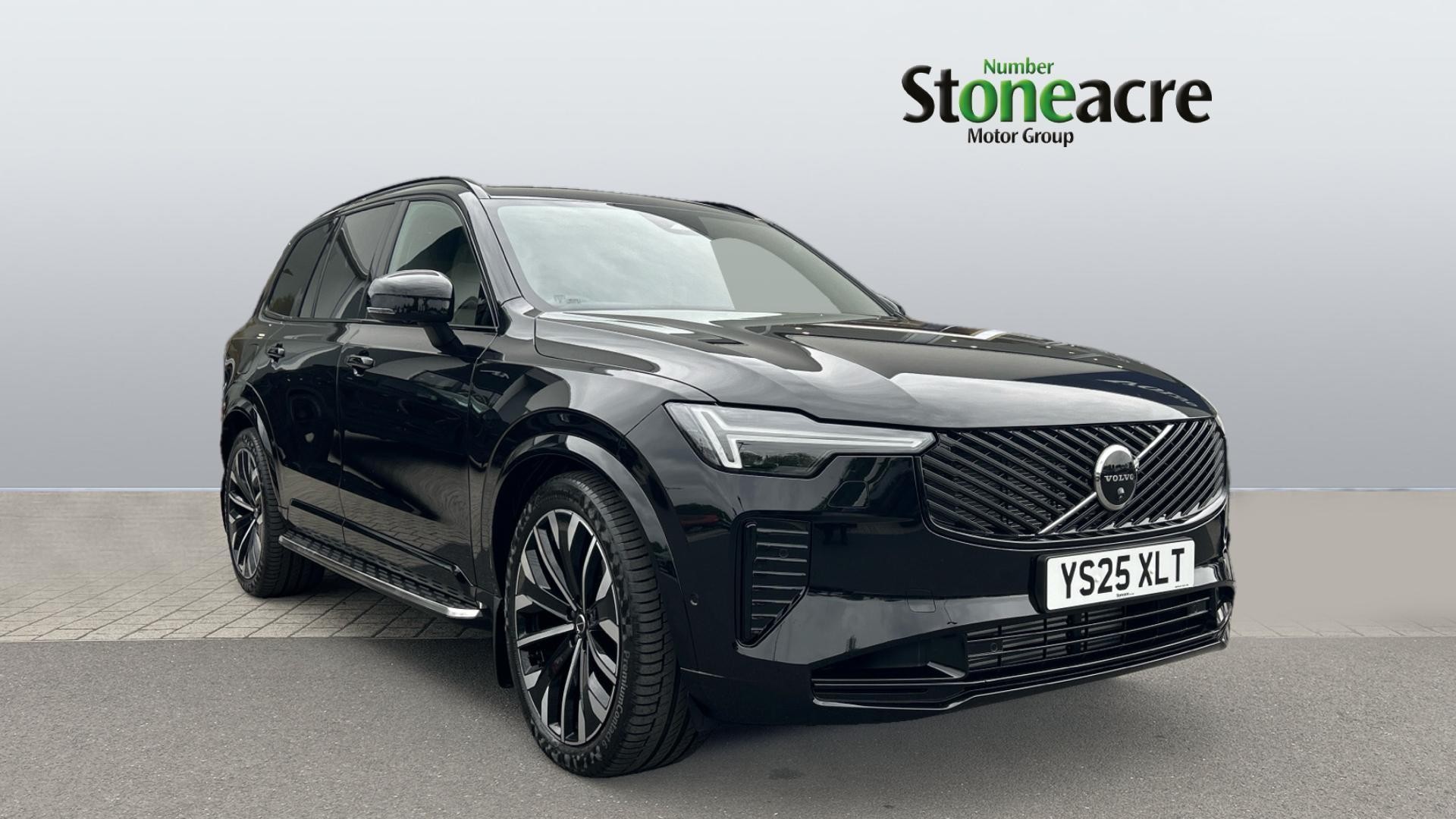 Main listing image - Volvo XC90