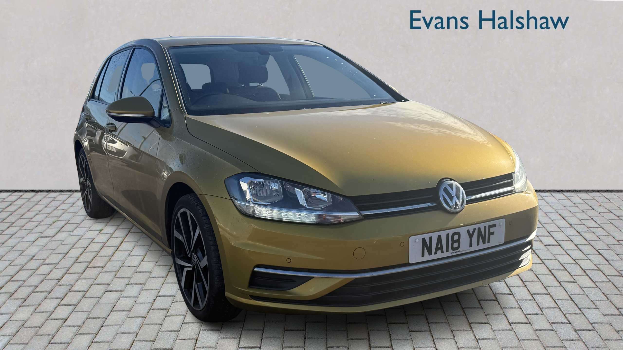 Main listing image - Volkswagen Golf