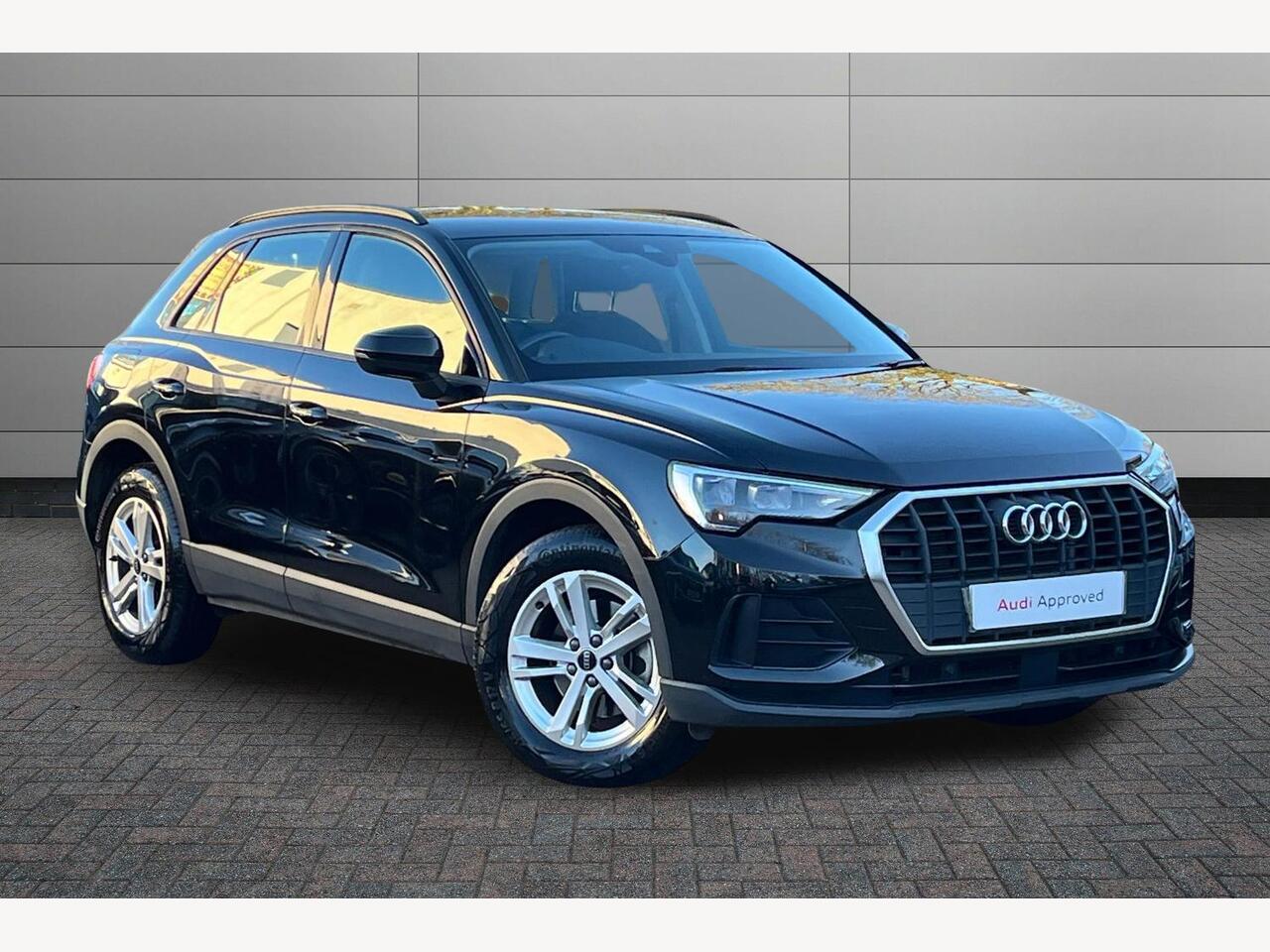 Main listing image - Audi Q3