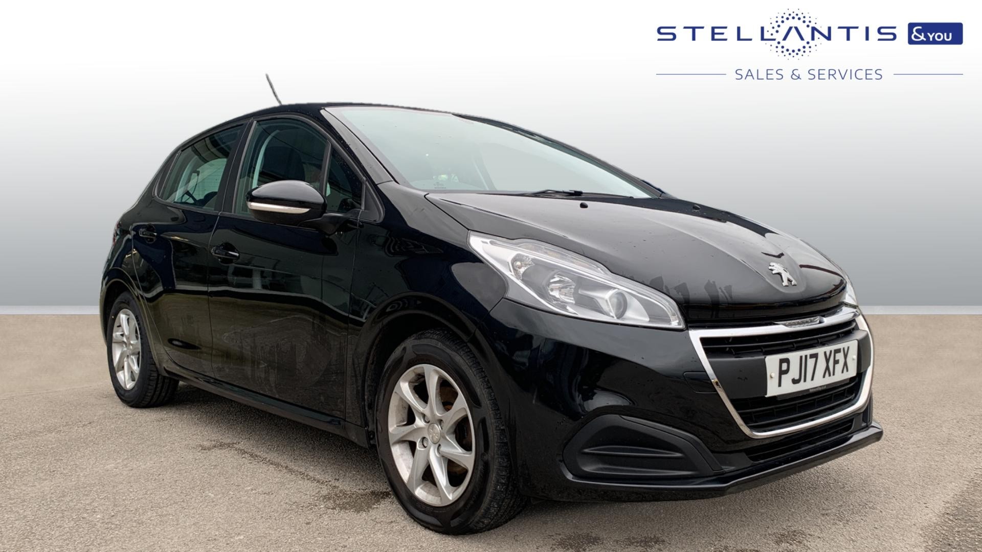 Main listing image - Peugeot 208