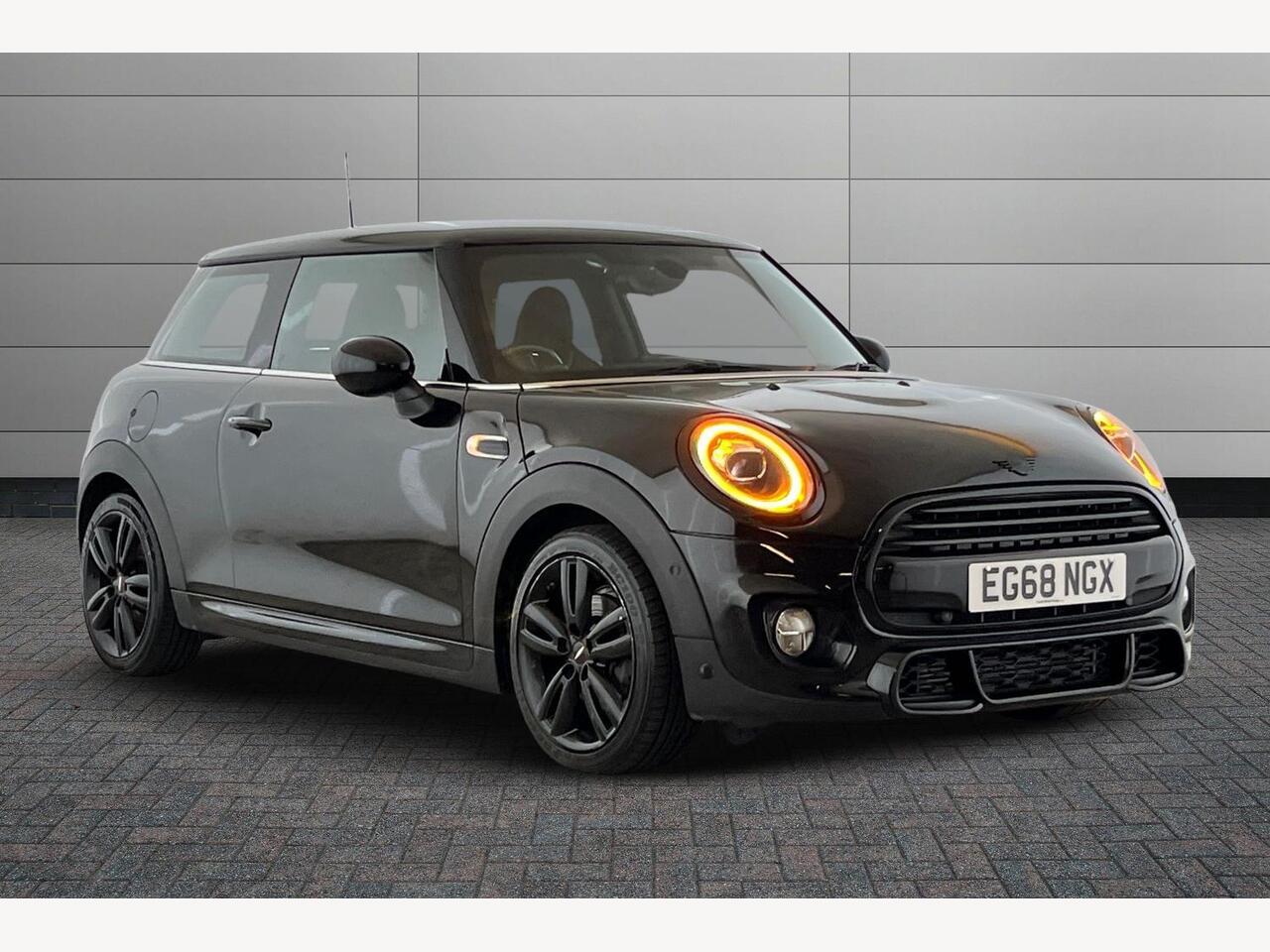 Main listing image - MINI Hatchback