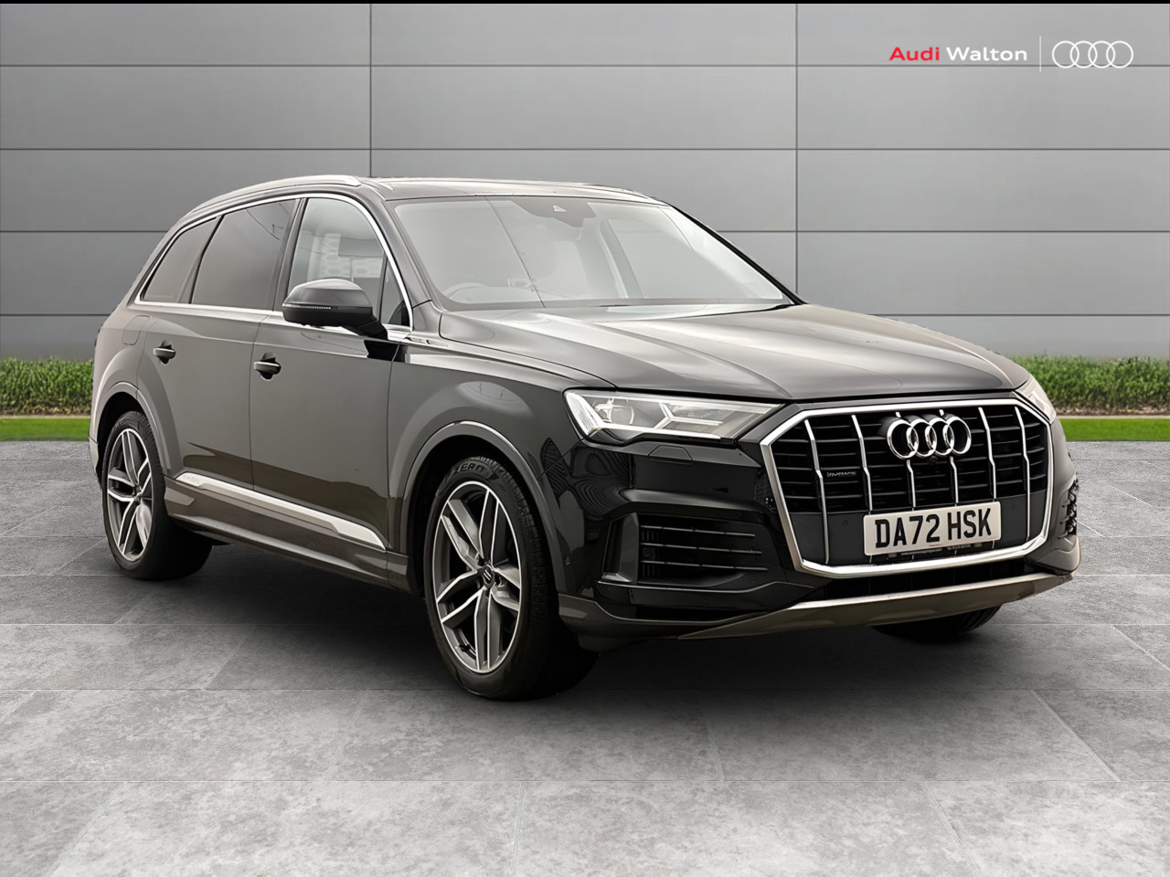 Main listing image - Audi Q7