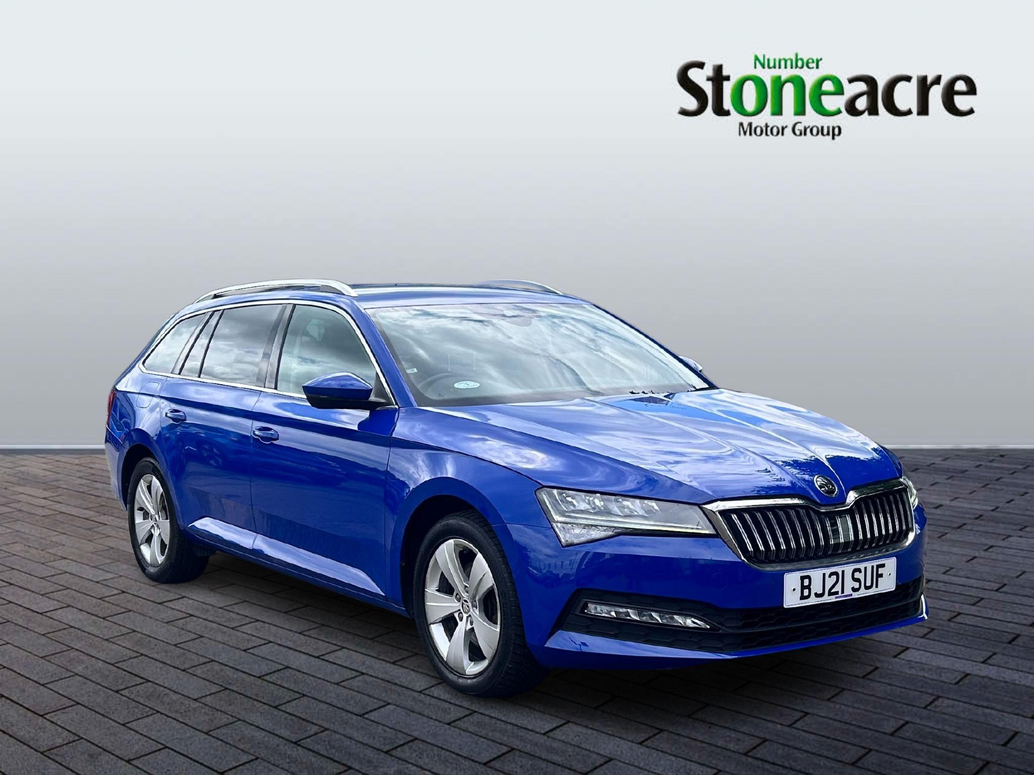 Main listing image - Skoda Superb Estate