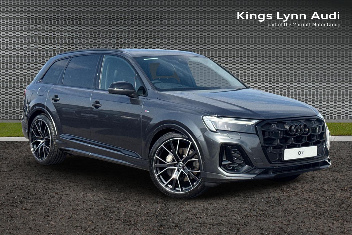 Main listing image - Audi Q7