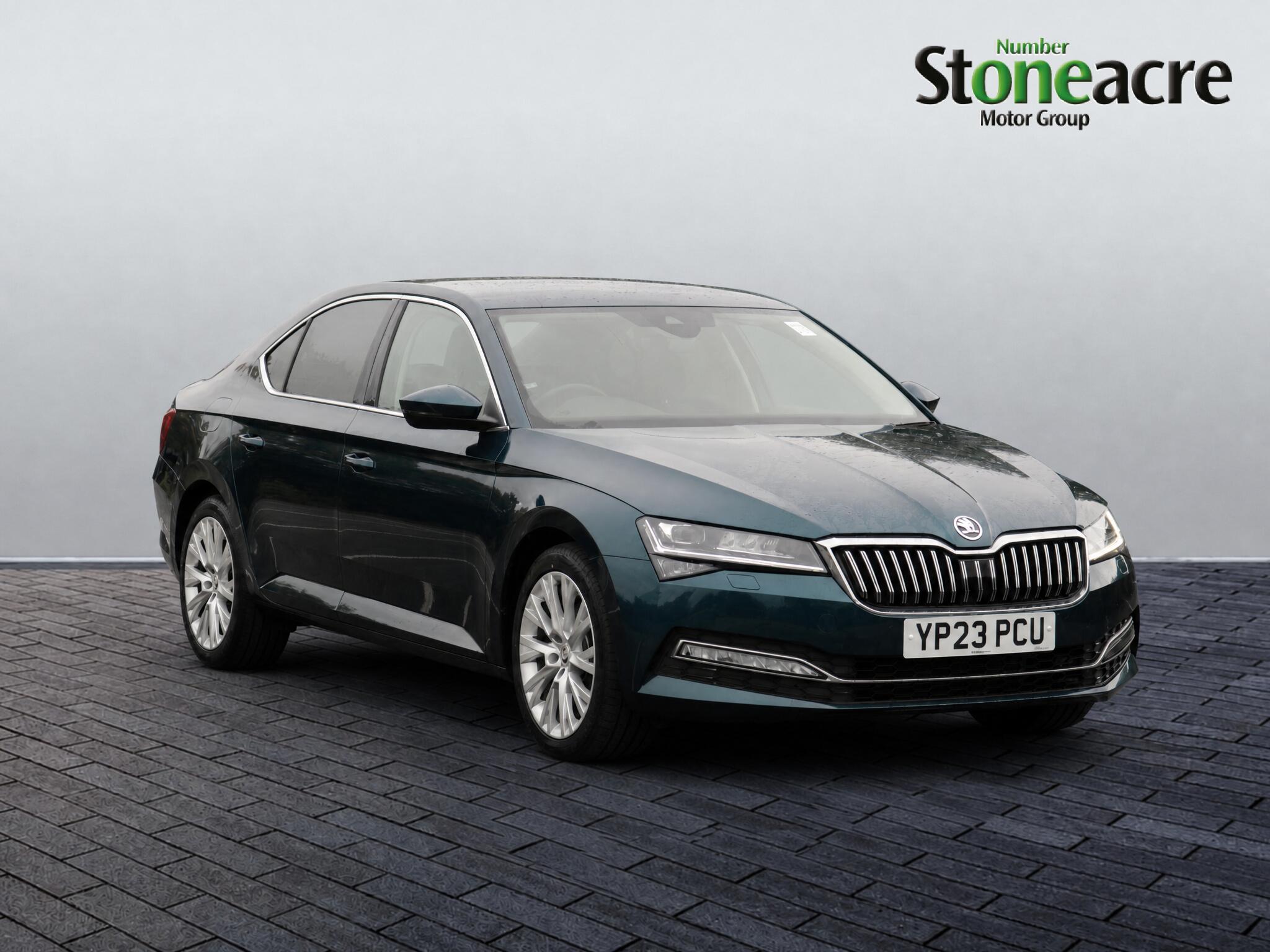 Main listing image - Skoda Superb