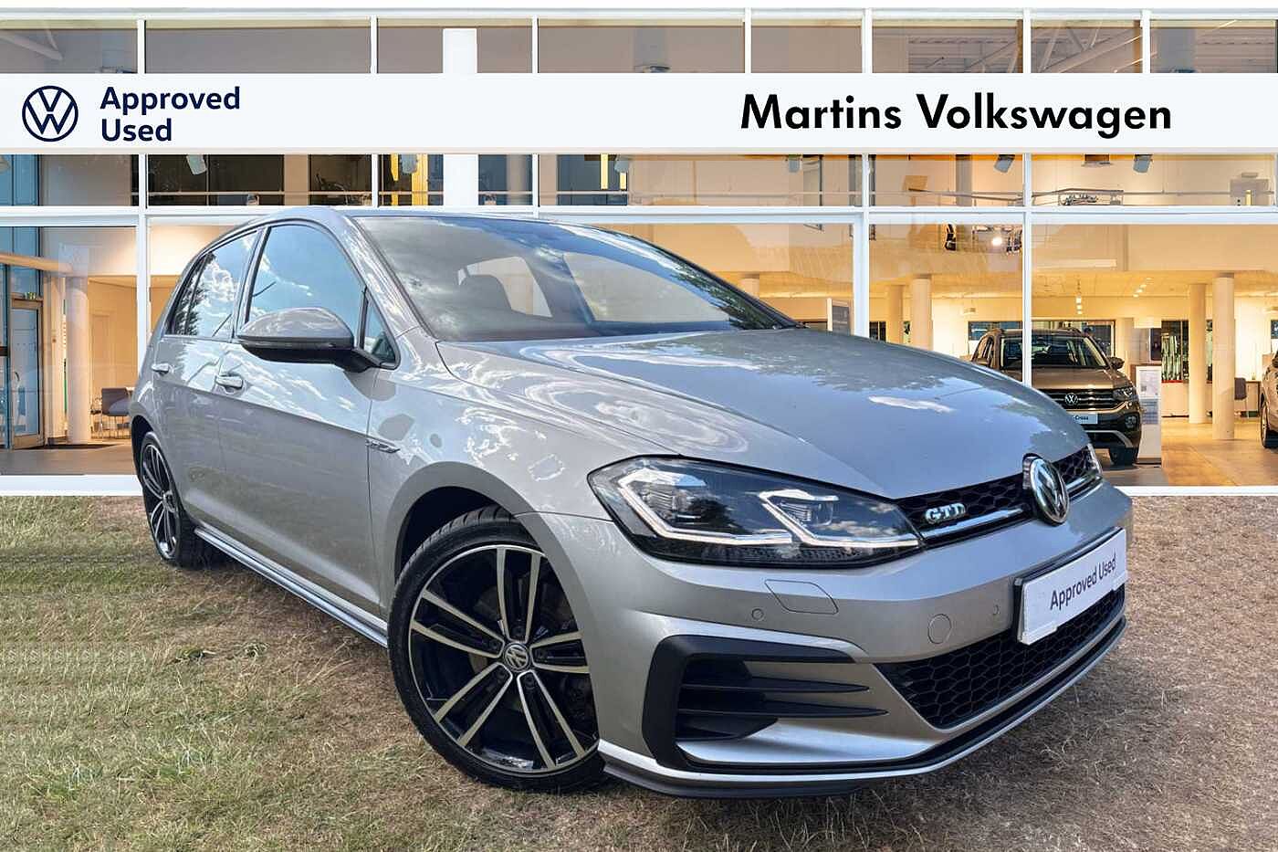 Main listing image - Volkswagen Golf