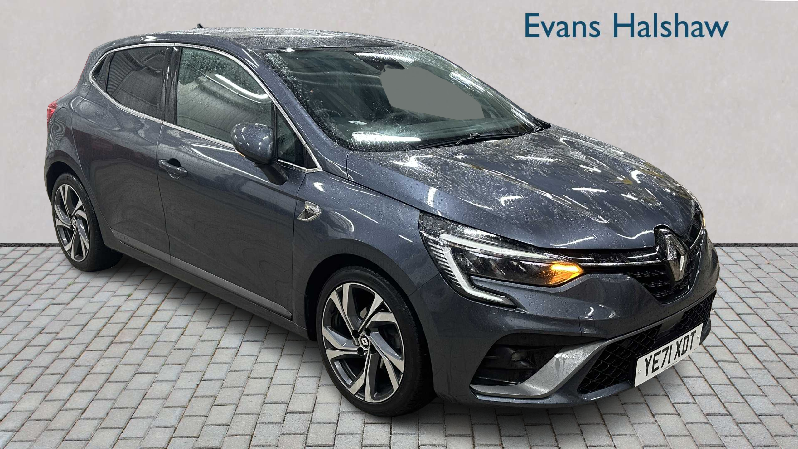 Main listing image - Renault Clio