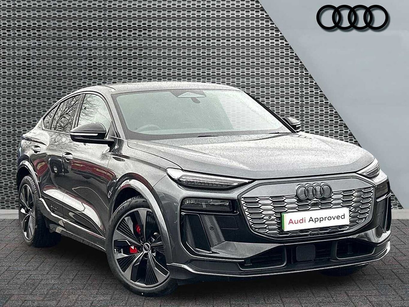 Main listing image - Audi Q6