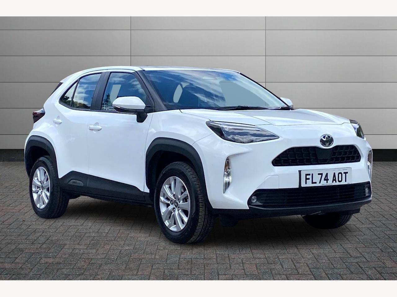 Main listing image - Toyota Yaris Cross