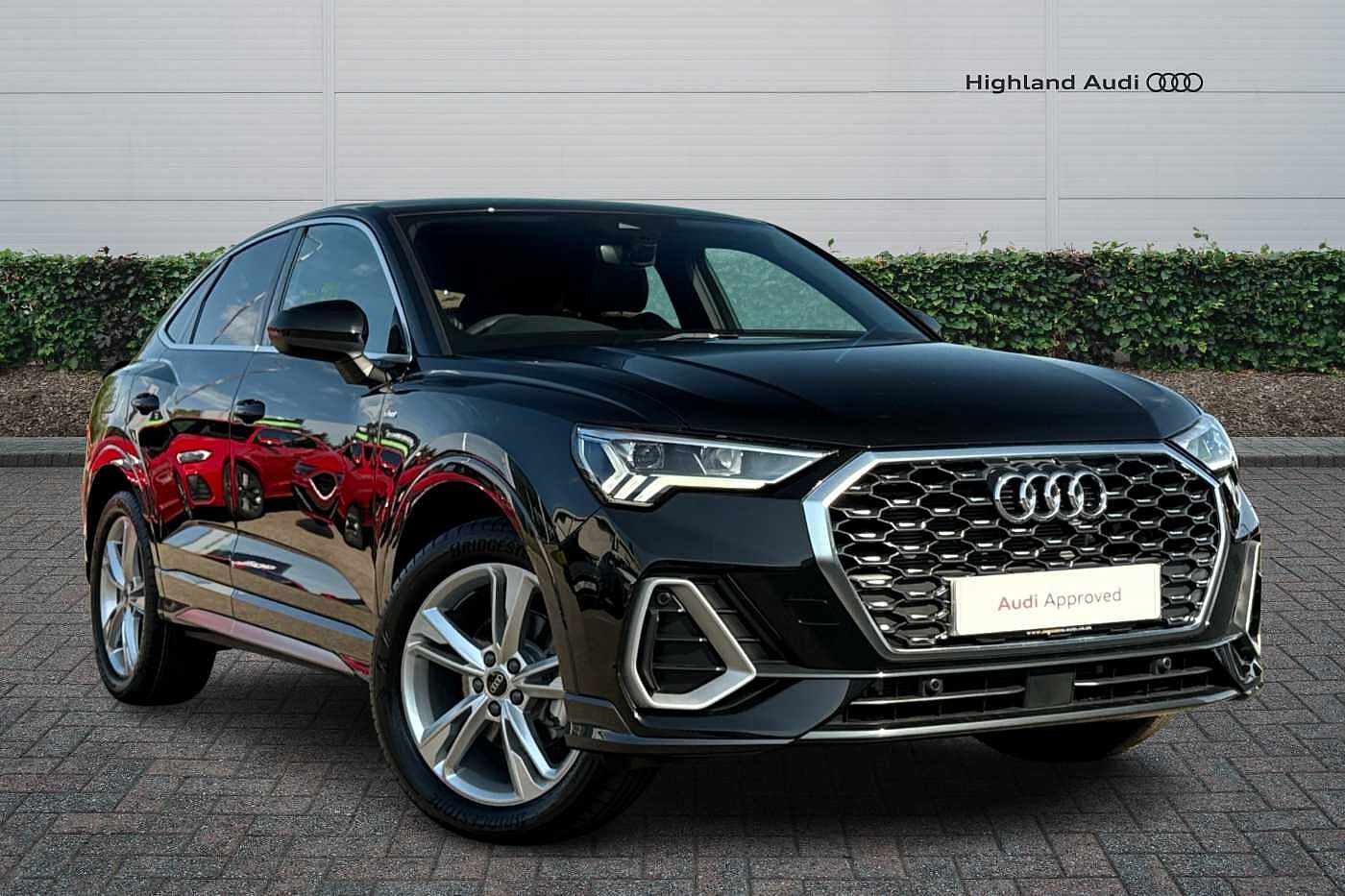 Main listing image - Audi Q3