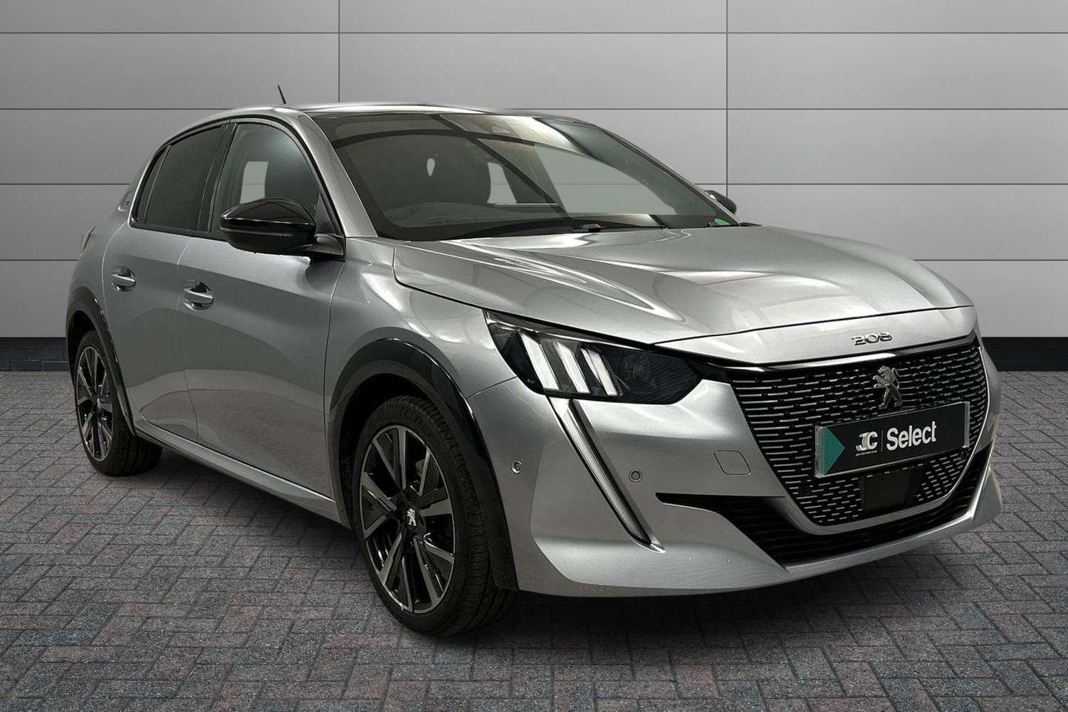 Main listing image - Peugeot 208
