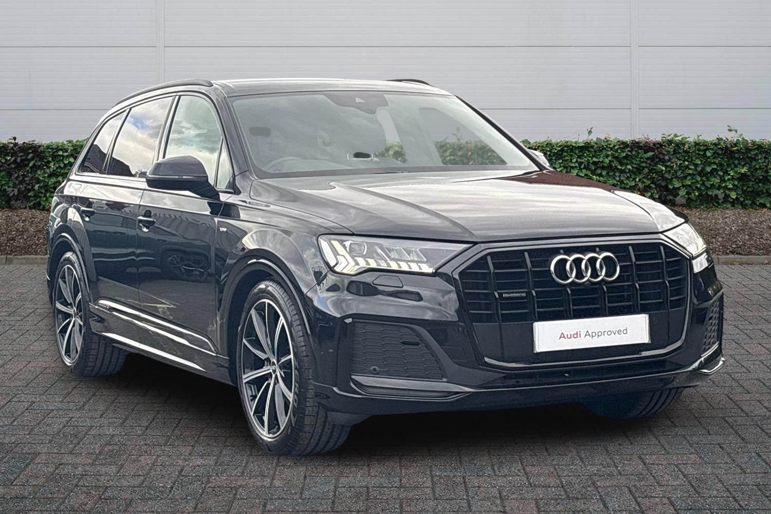 Main listing image - Audi Q7