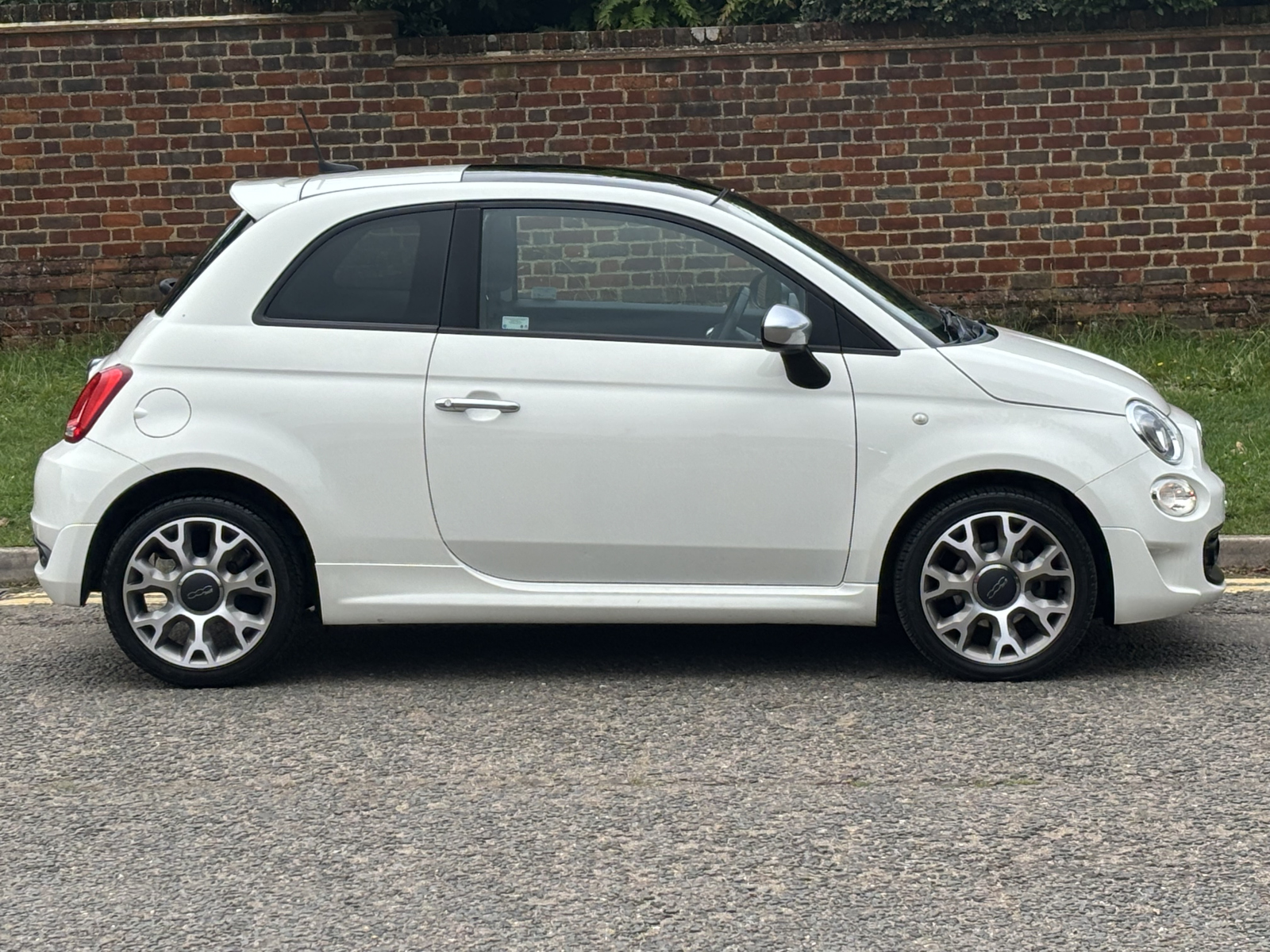 Main listing image - Fiat 500