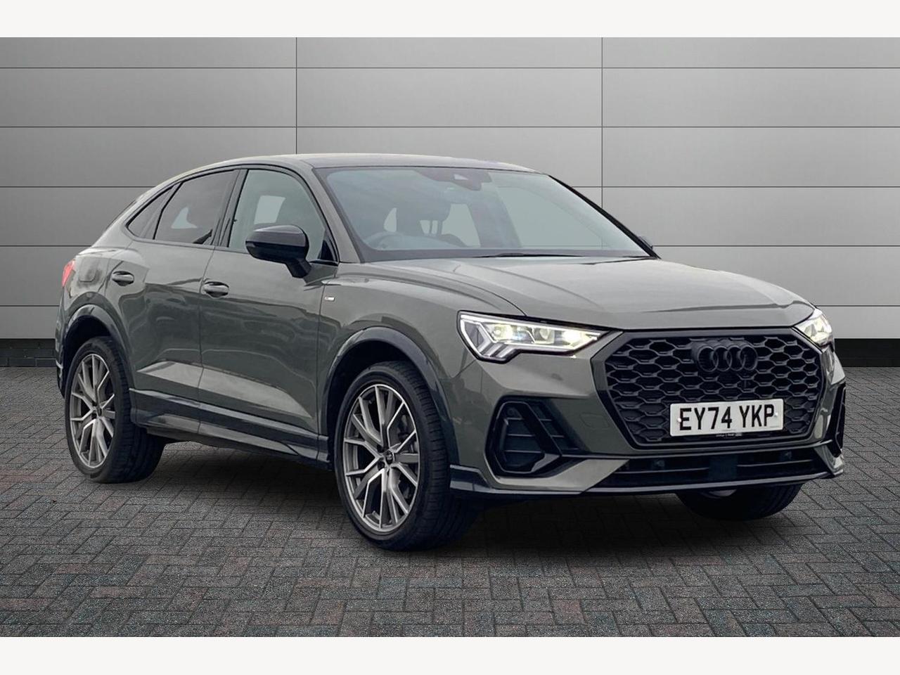 Main listing image - Audi Q3