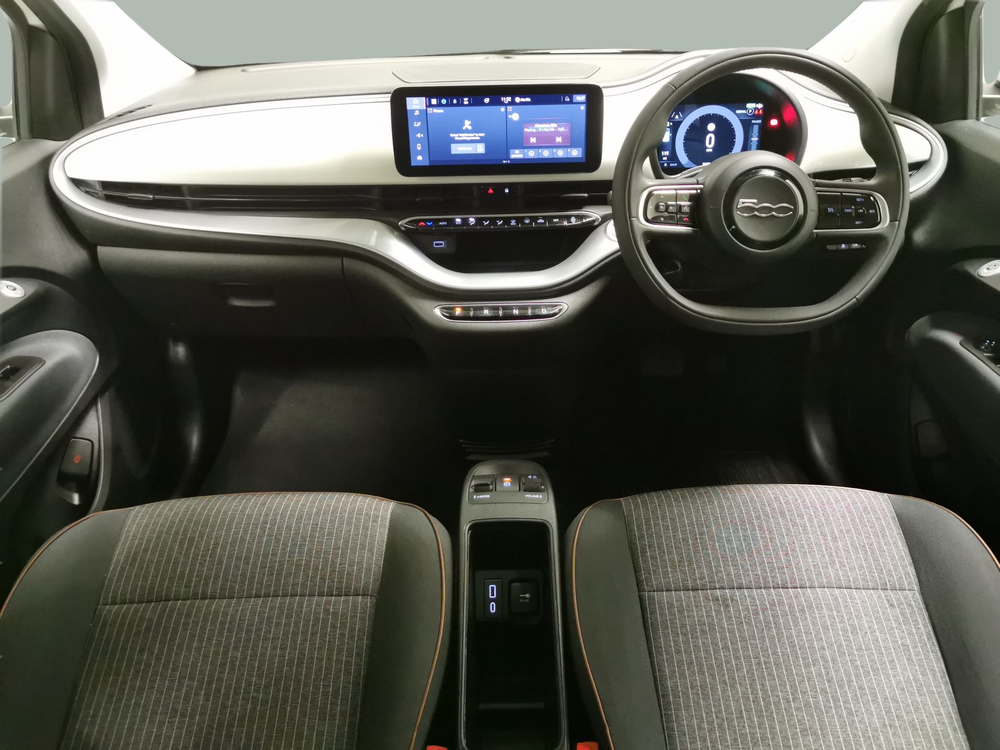 Main listing image - Fiat 500 Electric