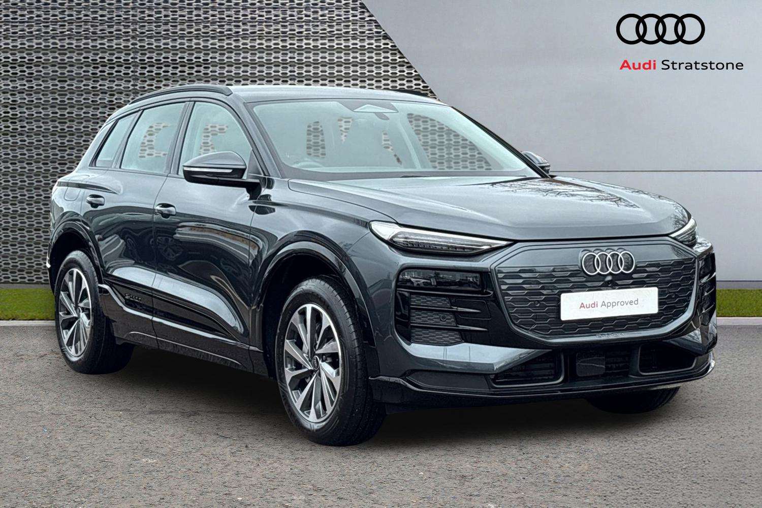 Main listing image - Audi Q6 e-tron