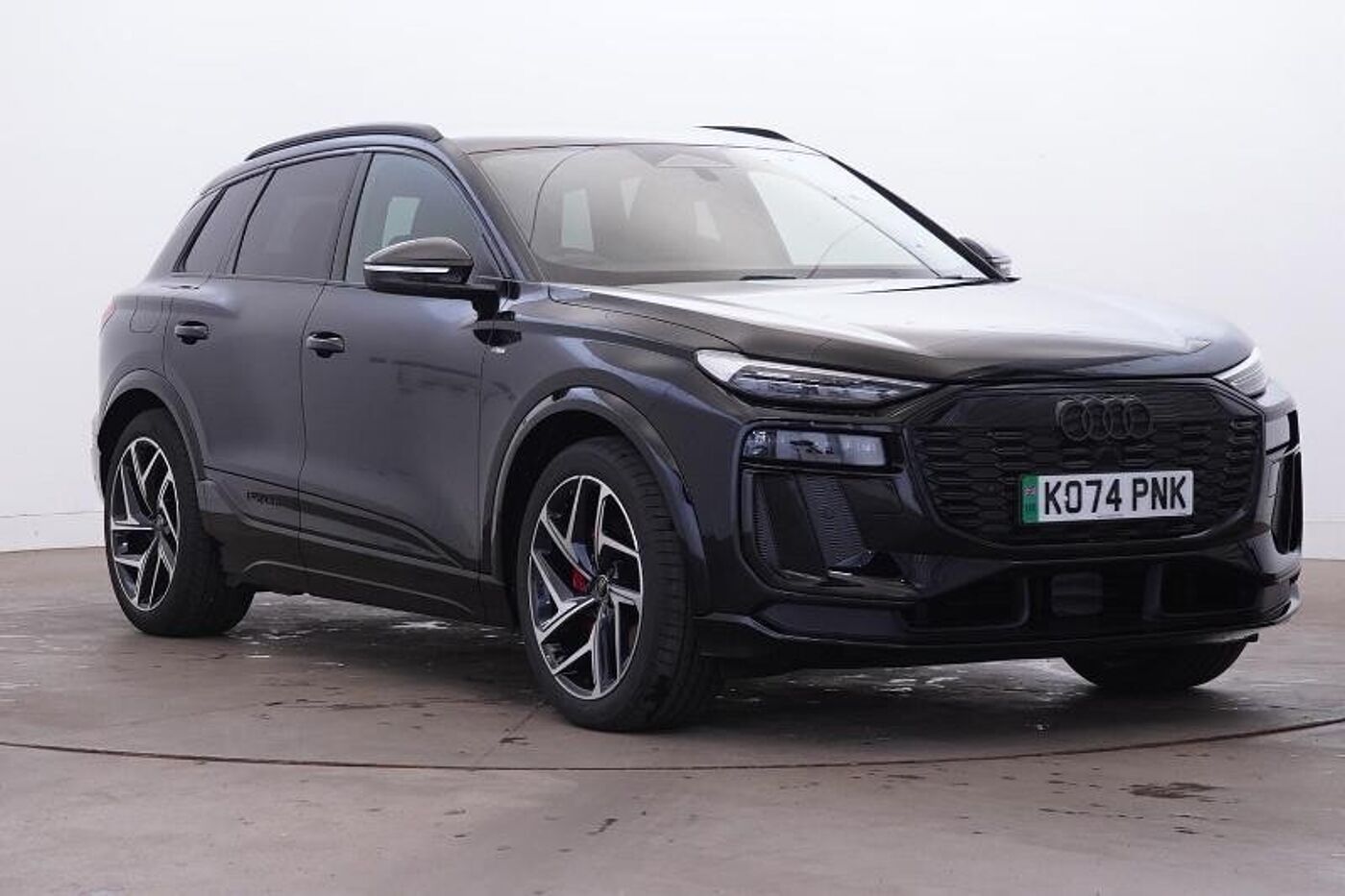 Main listing image - Audi Q6 e-tron