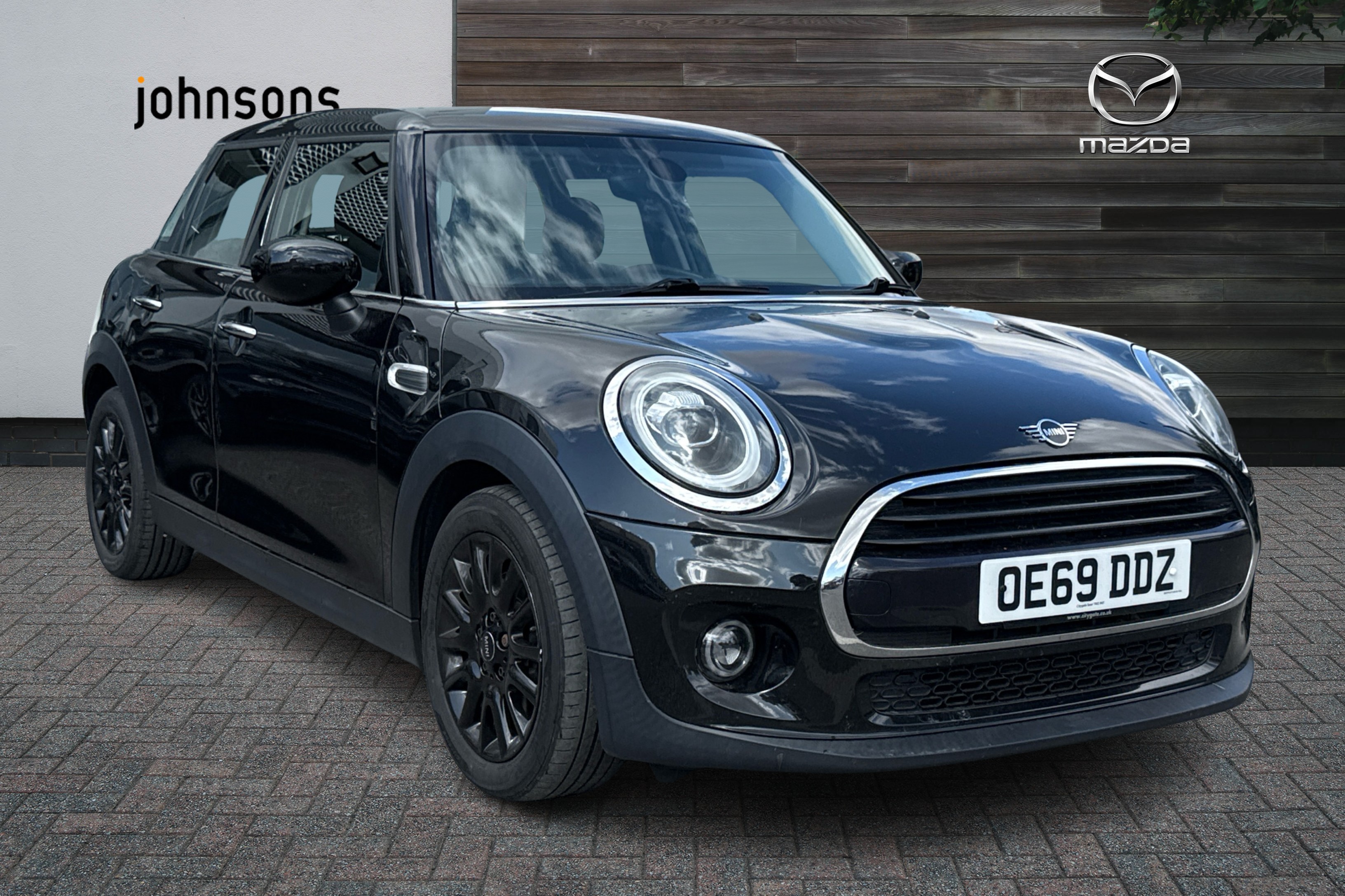 Main listing image - MINI Hatchback