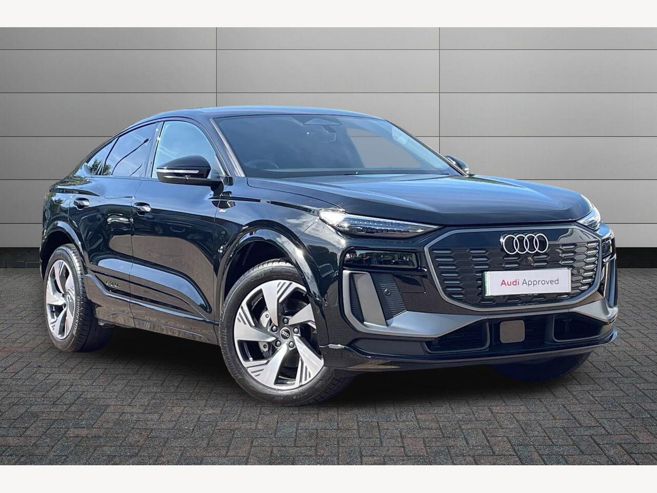 Main listing image - Audi Q6