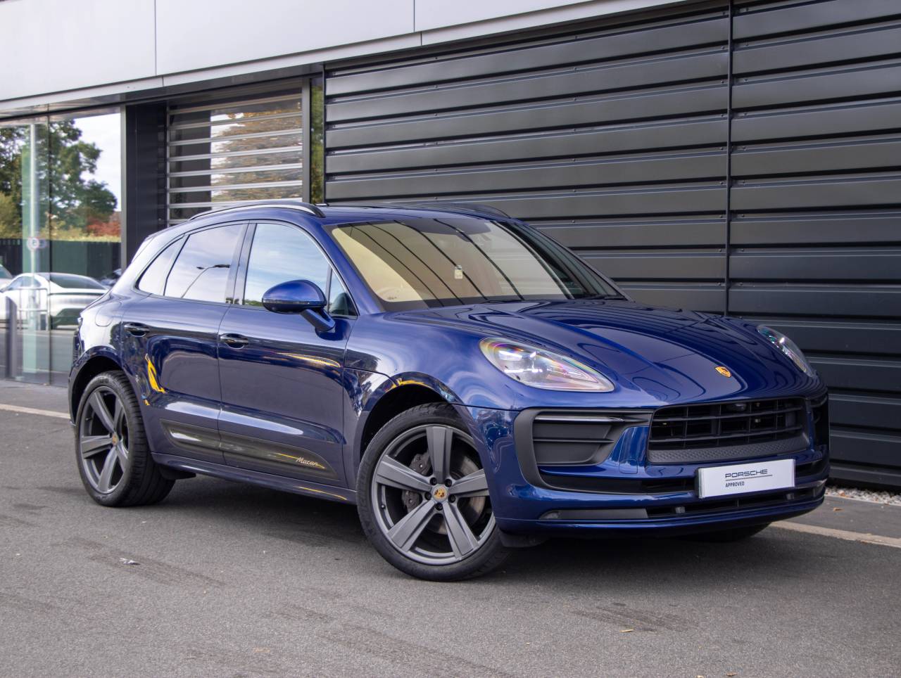 Main listing image - Porsche Macan