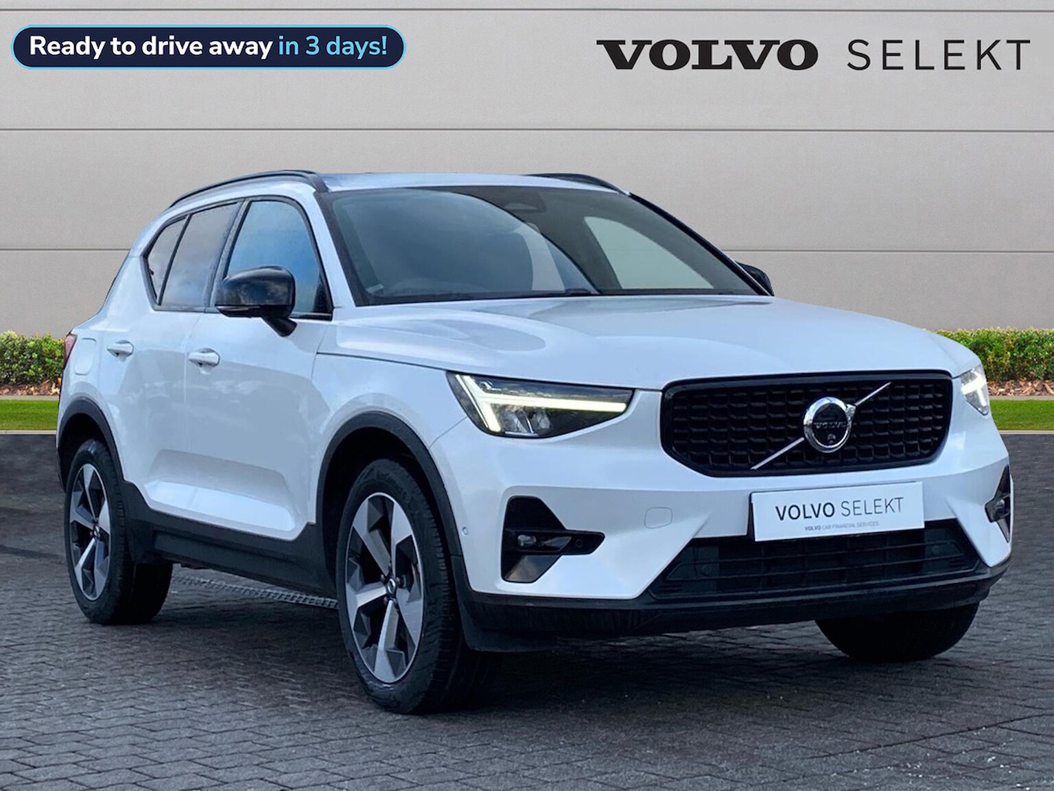 Main listing image - Volvo XC40