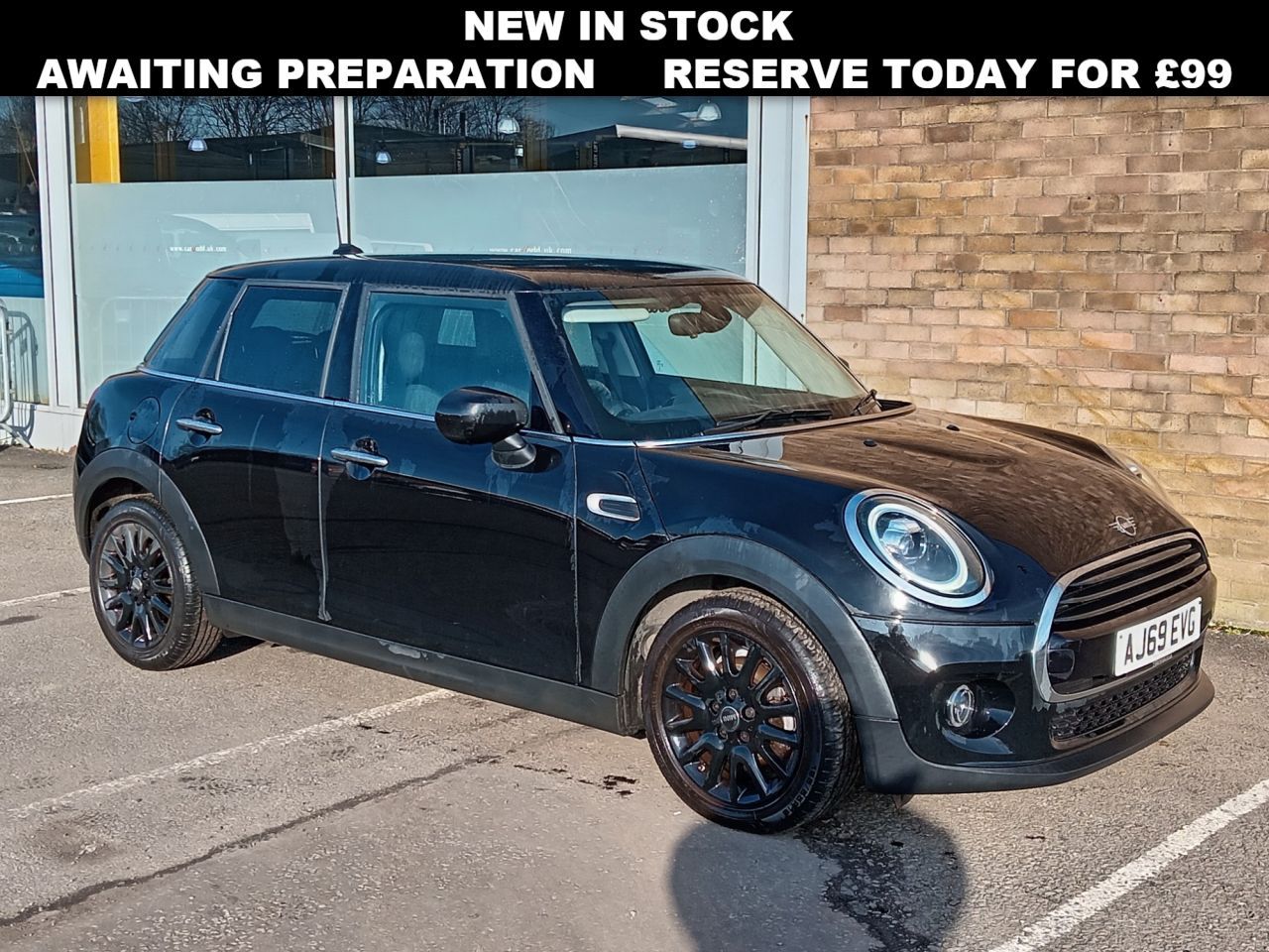 Main listing image - MINI Hatchback 5dr