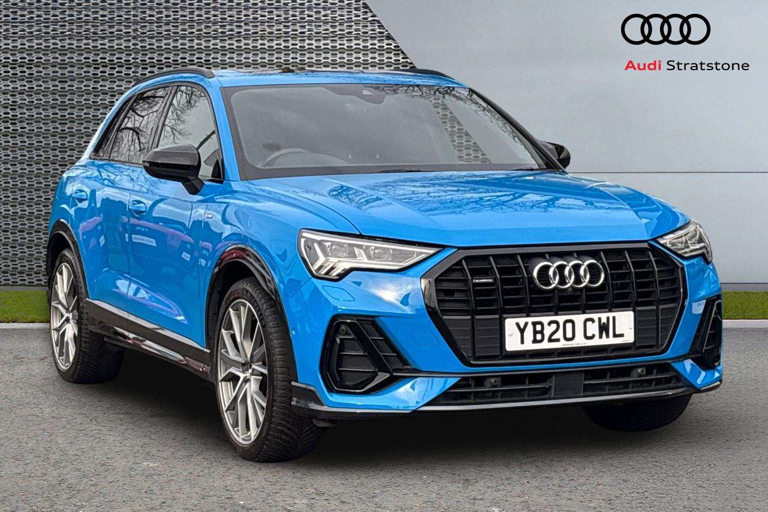 Main listing image - Audi Q3