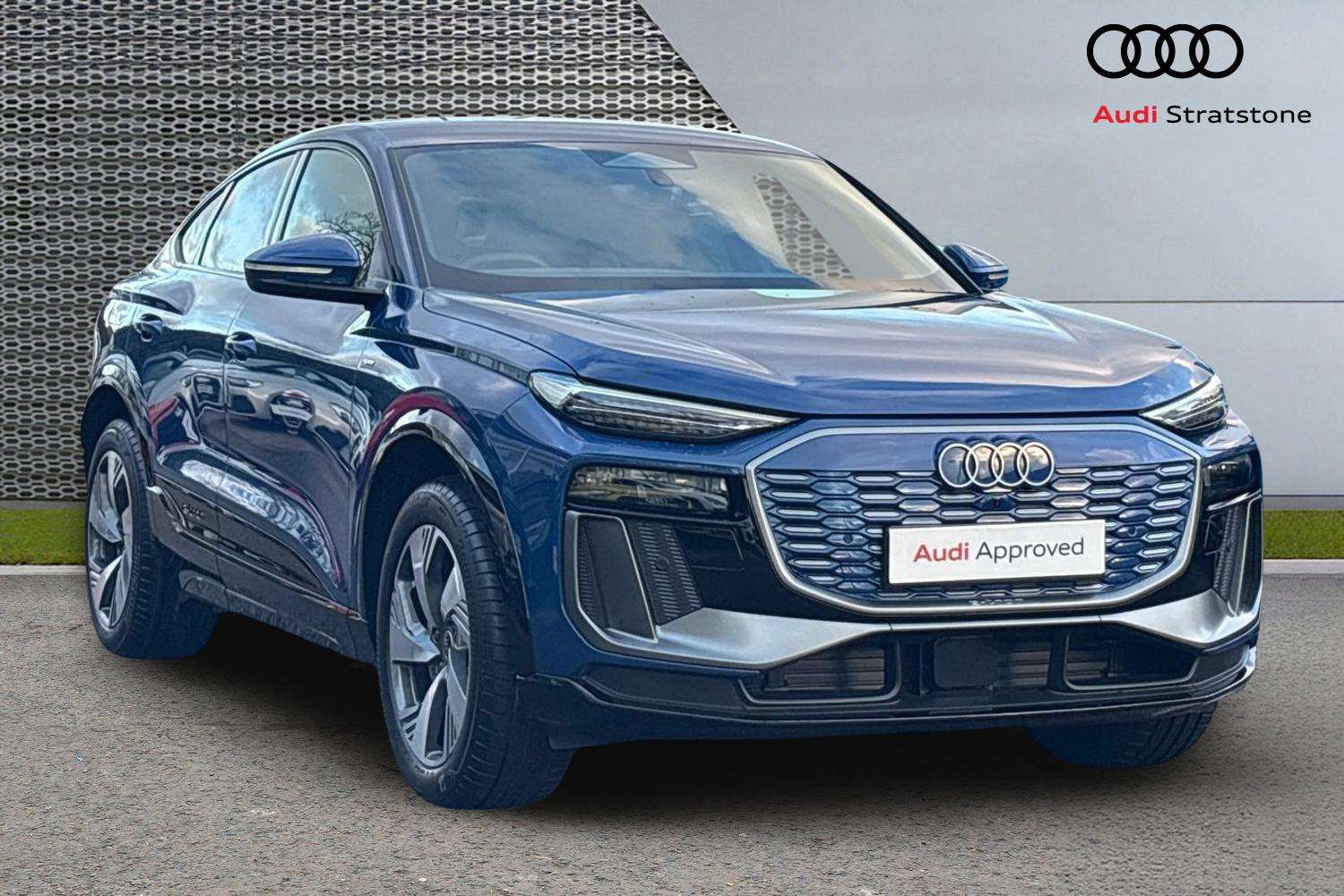 Main listing image - Audi Q6 e-tron