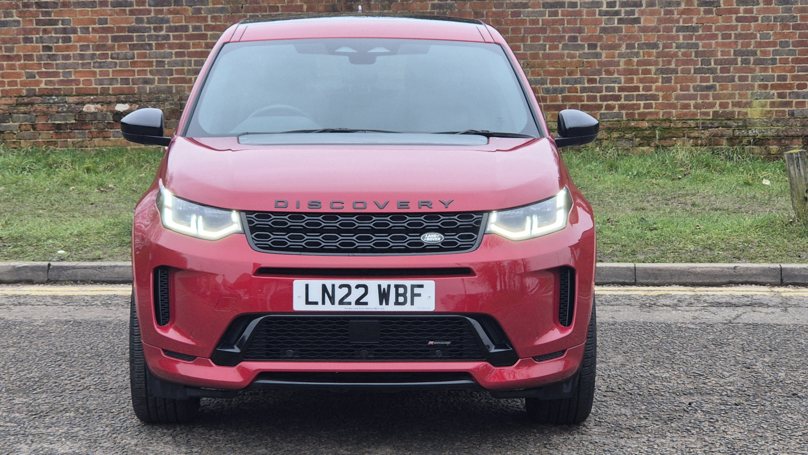 Main listing image - Land Rover Discovery Sport