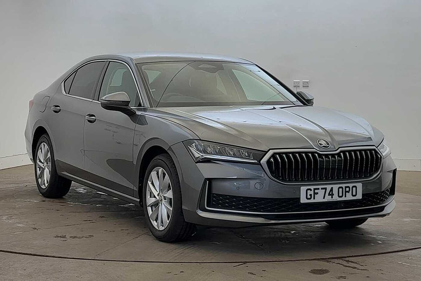 Main listing image - Skoda Superb