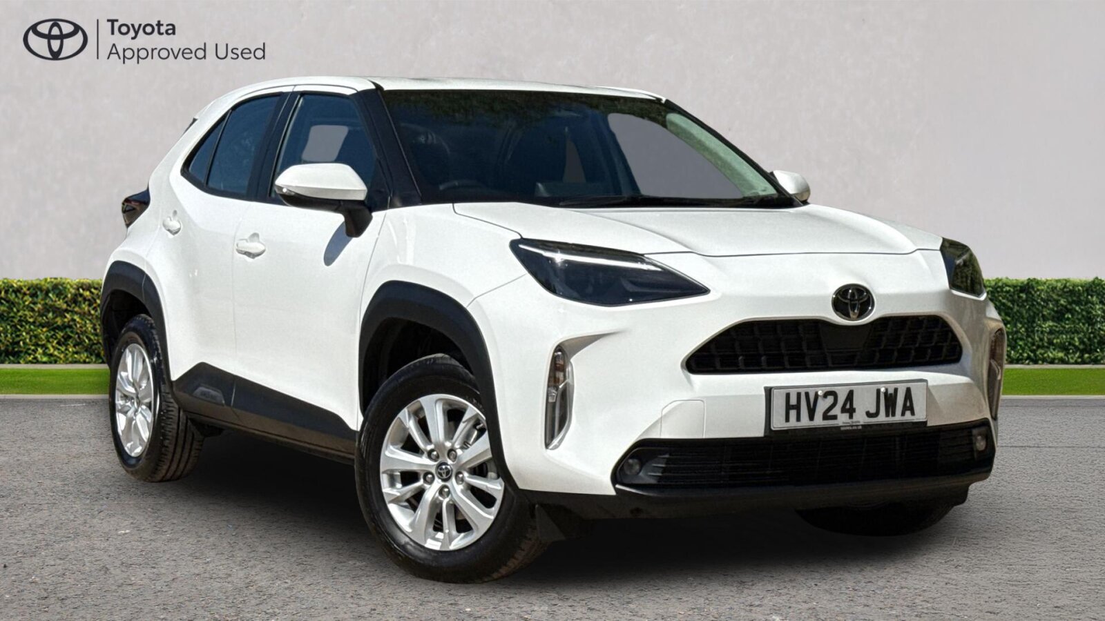 Main listing image - Toyota Yaris Cross
