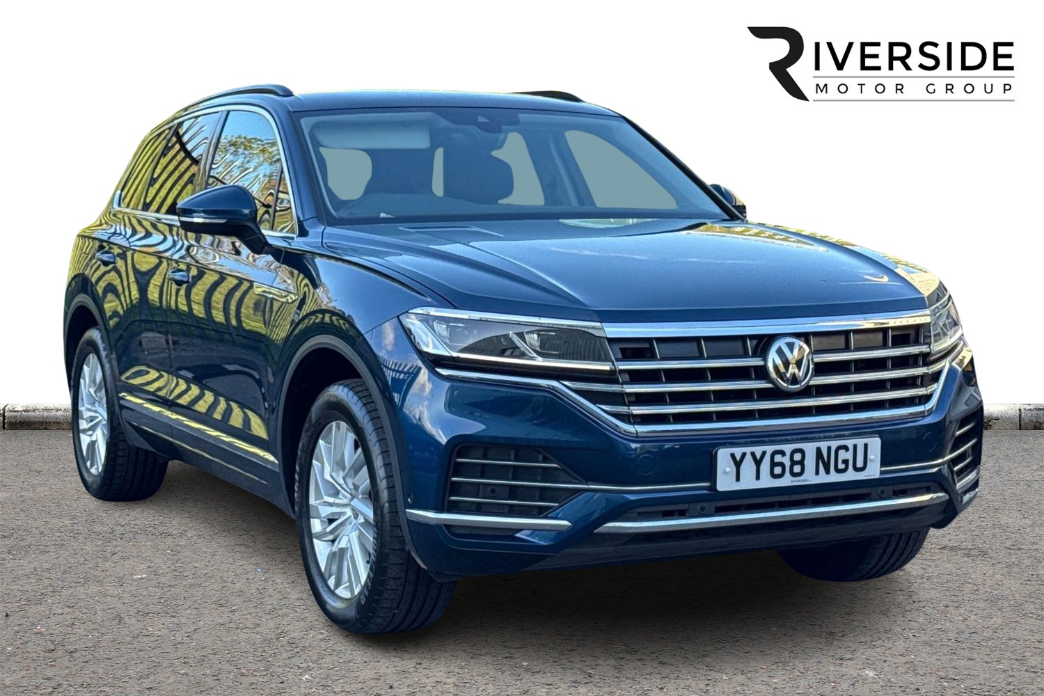 Main listing image - Volkswagen Touareg