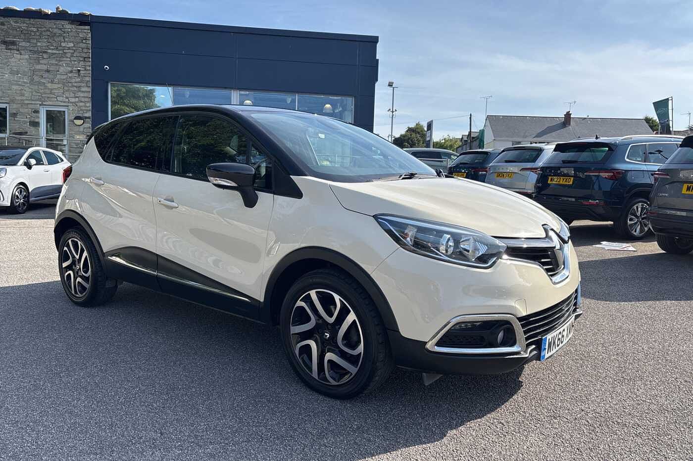 Main listing image - Renault Captur