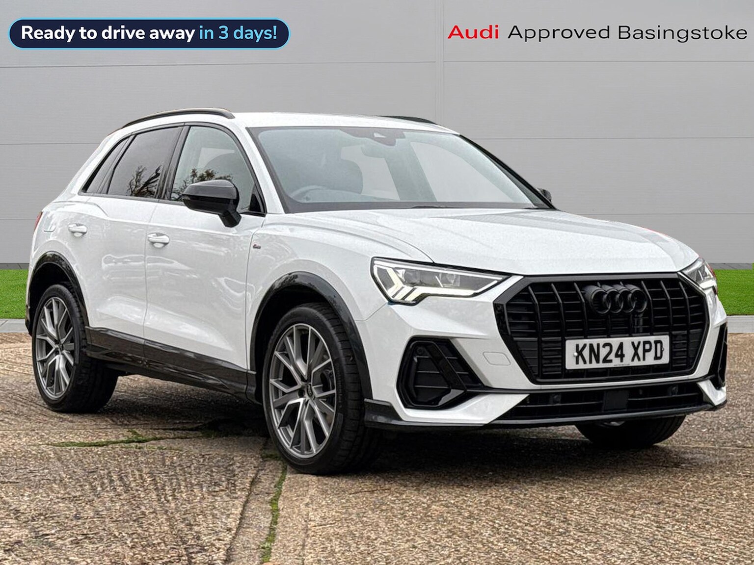 Main listing image - Audi Q3