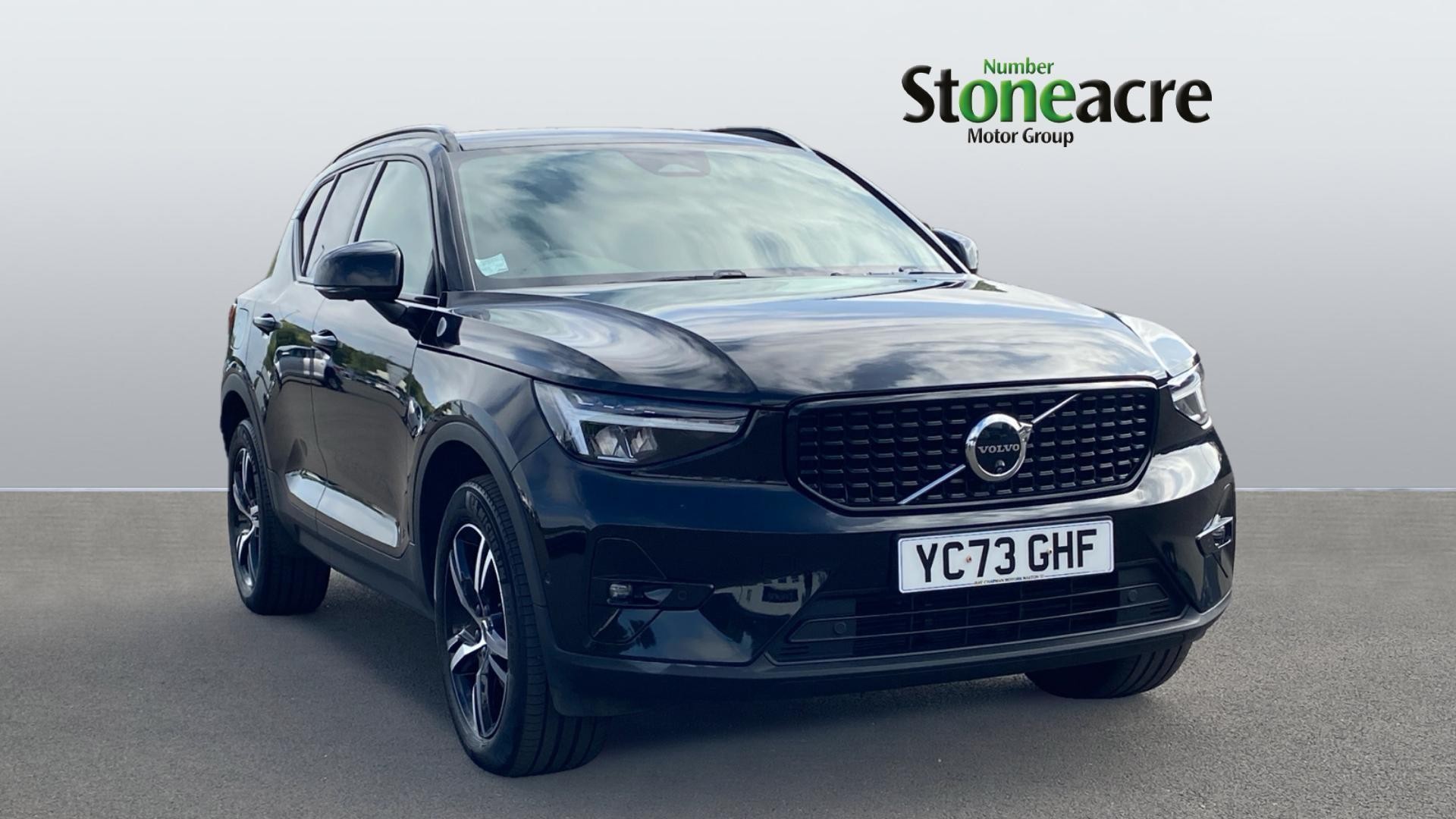 Main listing image - Volvo XC40
