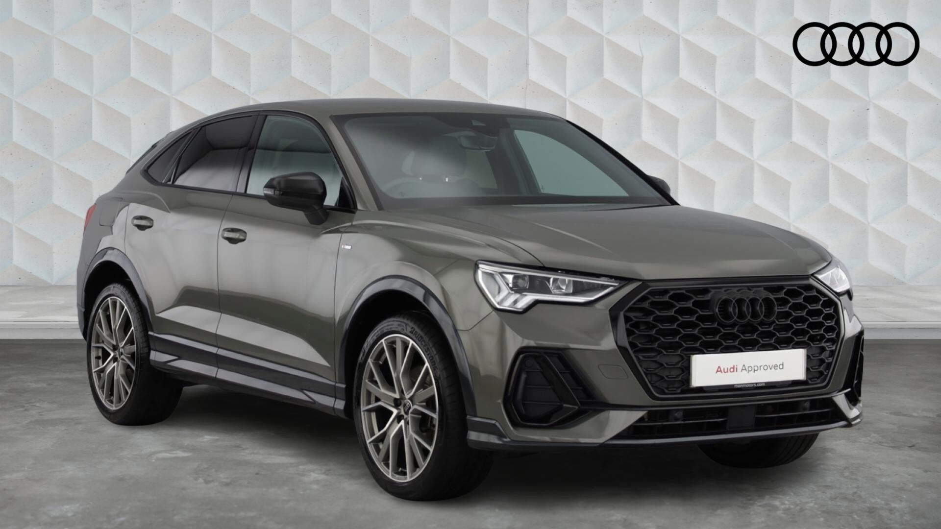 Main listing image - Audi Q3