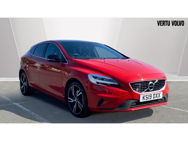 Main listing image - Volvo V40