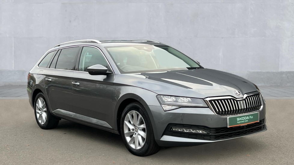 Main listing image - Skoda Superb Estate