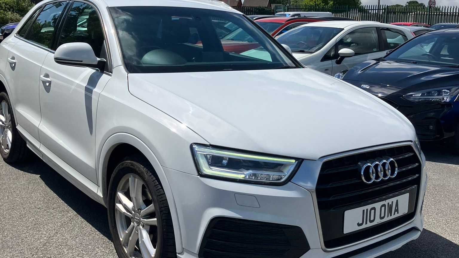 Main listing image - Audi Q3